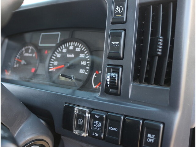 いすゞエルフ冷凍車（冷蔵車）小型（2t・3t）[写真23]