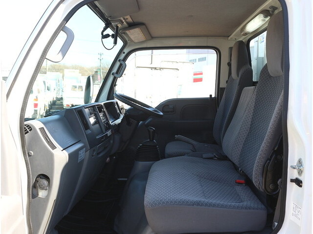 いすゞエルフ冷凍車（冷蔵車）小型（2t・3t）[写真28]