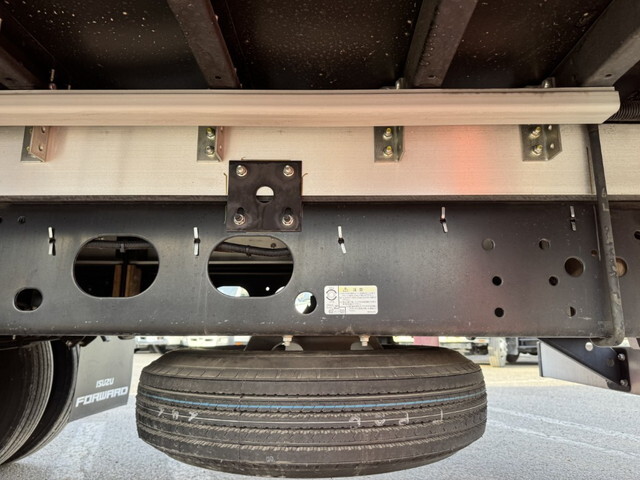 いすゞフォワードアルミウイング中型（4t）[写真24]