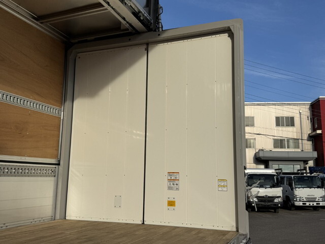 いすゞフォワードアルミウイング中型（4t）[写真26]