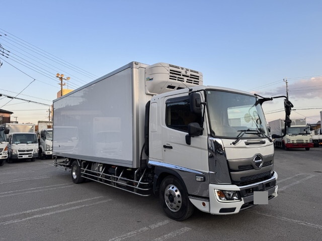 日野レンジャー冷凍車（冷蔵車）中型（4t）[写真03]