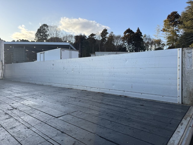 三菱ふそうファイターアルミブロック中型（4t）[写真10]