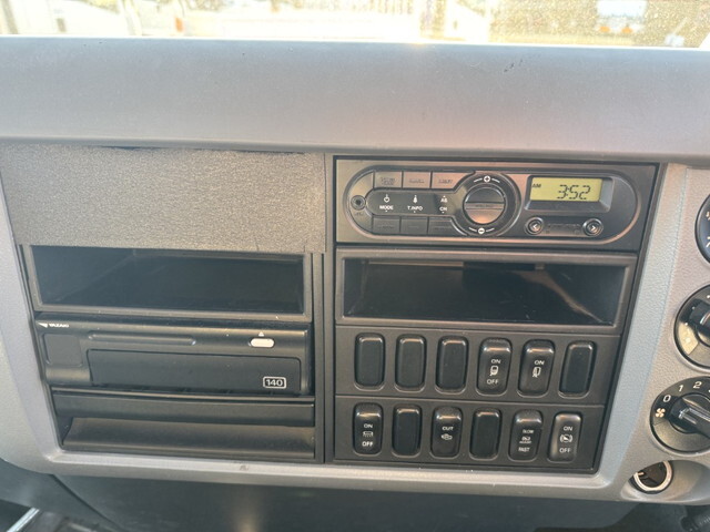 三菱ふそうファイターアルミブロック中型（4t）[写真20]