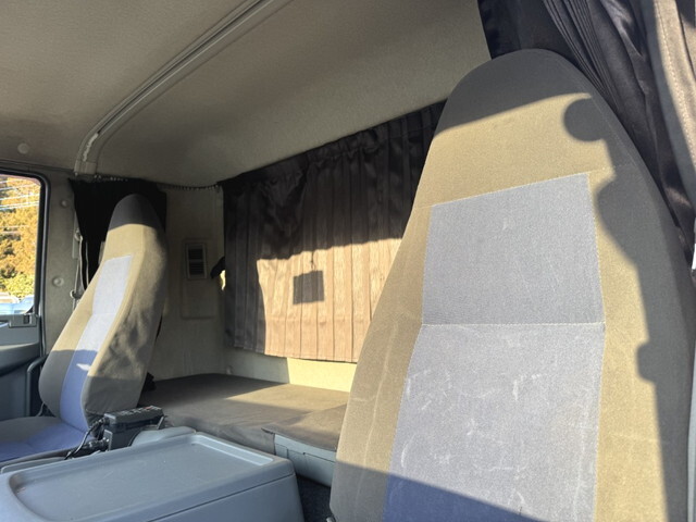 三菱ふそうファイターアルミブロック中型（4t）[写真23]