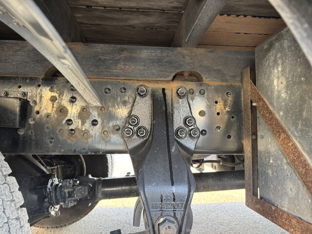 三菱ふそうファイターアルミブロック中型（4t）[写真25]