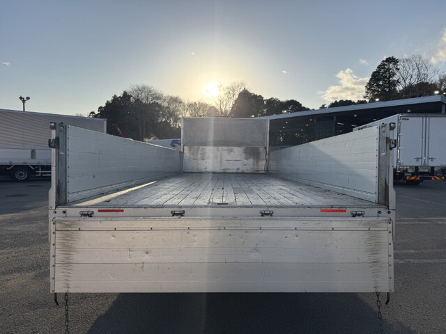 三菱ふそうファイターアルミブロック中型（4t）[写真07]