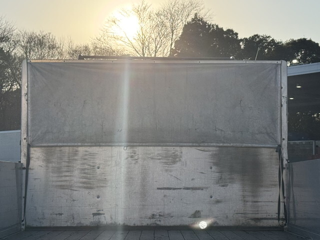 三菱ふそうファイターアルミブロック中型（4t）[写真08]