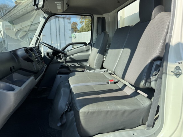 日野デュトロ冷凍車（冷蔵車）小型（2t・3t）[写真10]