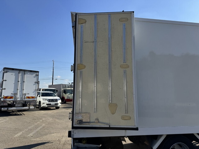 日野デュトロ冷凍車（冷蔵車）小型（2t・3t）[写真15]