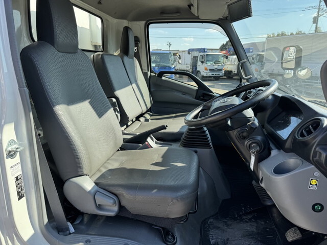 日野デュトロ冷凍車（冷蔵車）小型（2t・3t）[写真07]