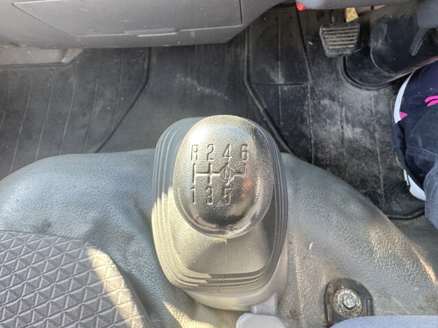 いすゞエルフクレーン4段小型（2t・3t）[写真15]