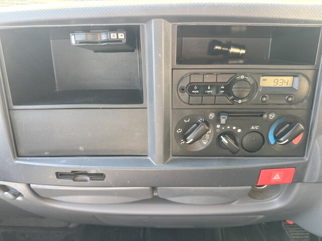 いすゞエルフクレーン4段小型（2t・3t）[写真17]