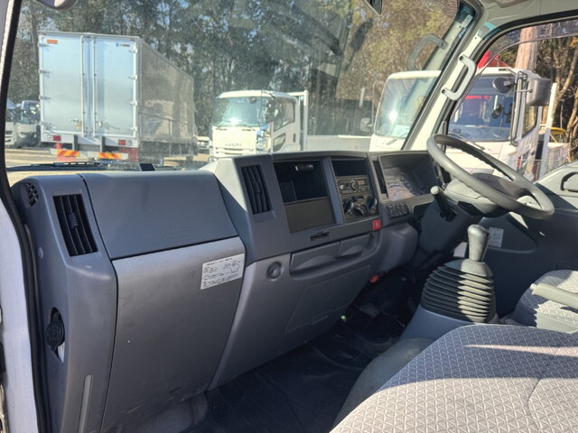 いすゞエルフクレーン4段小型（2t・3t）[写真19]