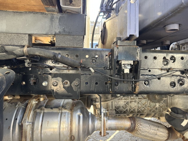 いすゞエルフクレーン4段小型（2t・3t）[写真26]