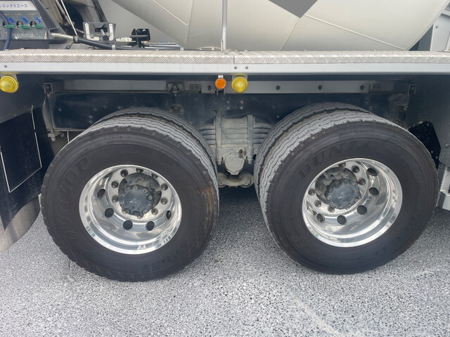 いすゞギガミキサー車（コンクリートミキサー）大型（10t）[写真15]