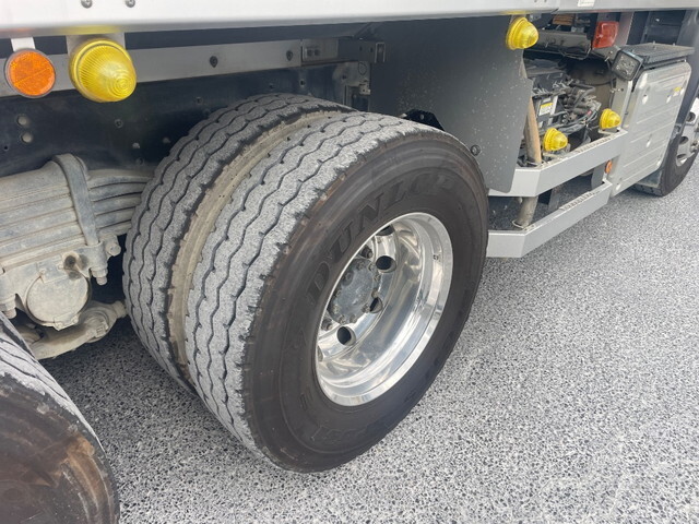 いすゞギガミキサー車（コンクリートミキサー）大型（10t）[写真16]