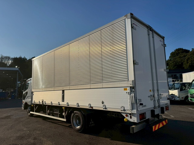 三菱ふそうファイターアルミウイング中型（4t）[写真02]