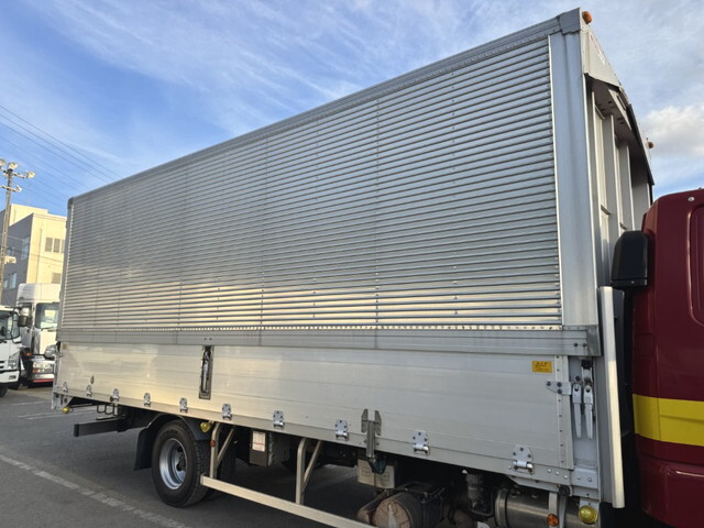 三菱ふそうファイターアルミウイング中型（4t）[写真21]