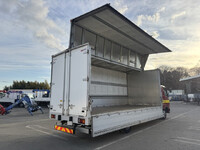 三菱ふそうファイターアルミウイング中型（4t）[写真10]