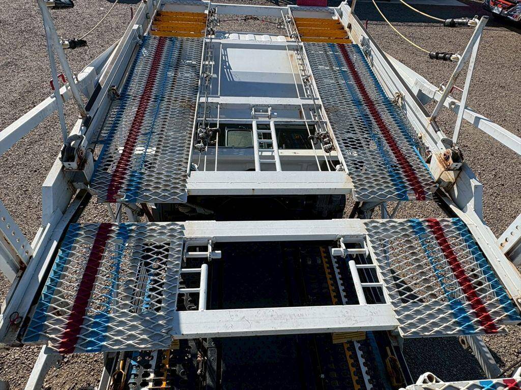 日野レンジャーキャリアカー増トン（6t・8t）[写真09]