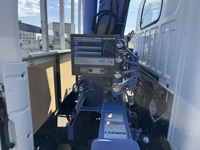 いすゞエルフクレーン4段小型（2t・3t）[写真18]