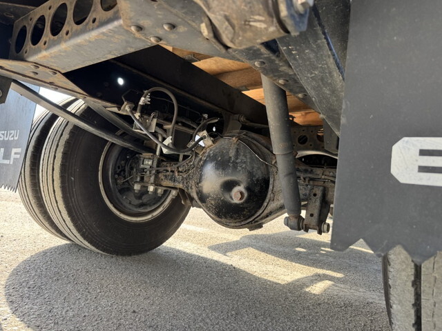 いすゞエルフクレーン4段小型（2t・3t）[写真33]