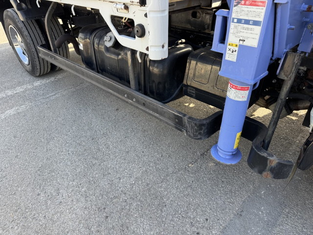 いすゞエルフクレーン4段小型（2t・3t）[写真40]