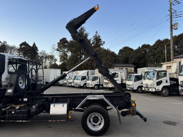 三菱ふそうファイターコンテナ専用車中型（4t）[写真13]