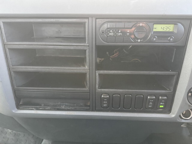 三菱ふそうファイターコンテナ専用車中型（4t）[写真24]