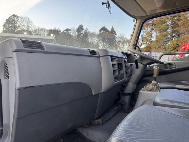 三菱ふそうファイターコンテナ専用車中型（4t）[写真26]