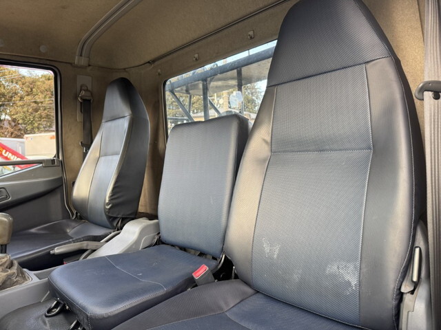 三菱ふそうファイターコンテナ専用車中型（4t）[写真27]