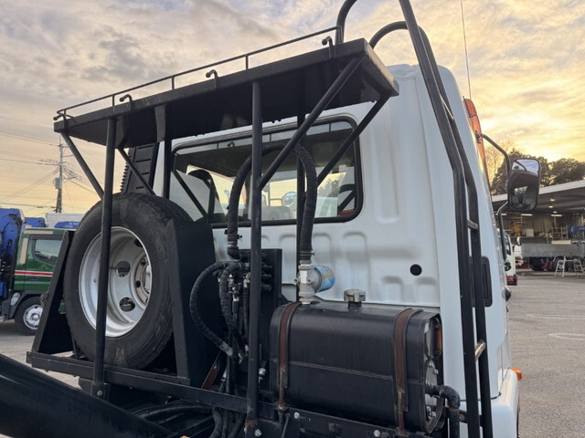 三菱ふそうファイターコンテナ専用車中型（4t）[写真08]