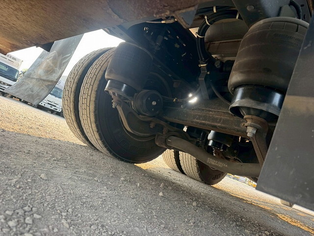 UDトラックスクオンアルミウイング大型（10t）[写真24]