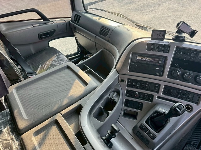 UDトラックスクオンアルミウイング大型（10t）[写真33]