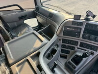 UDトラックスクオンアルミウイング大型（10t）[写真34]