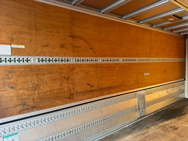 UDトラックスコンドルアルミウイング中型（4t）[写真10]