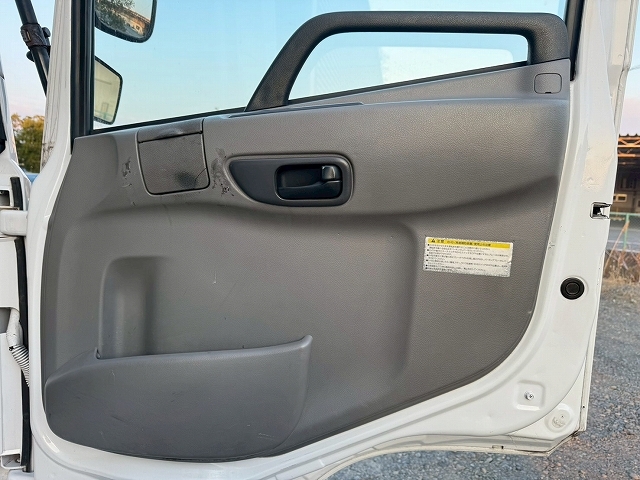 UDトラックスコンドルアルミウイング中型（4t）[写真26]