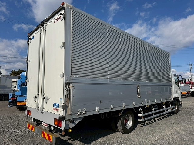 いすゞフォワードアルミウイング中型（4t）[写真02]