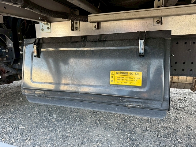 いすゞフォワードアルミウイング中型（4t）[写真26]