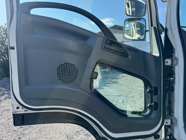 いすゞフォワードアルミウイング中型（4t）[写真27]