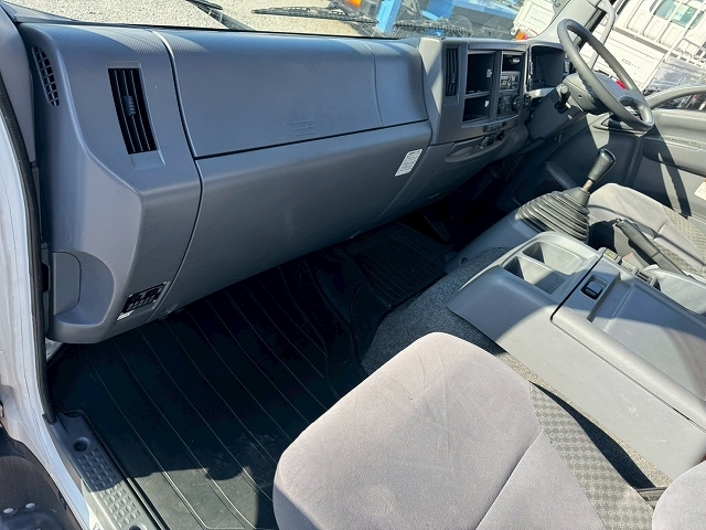 いすゞフォワードアルミウイング中型（4t）[写真29]