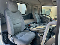 いすゞフォワードアルミウイング中型（4t）[写真32]