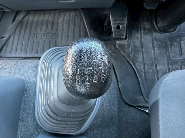 いすゞフォワードアルミウイング中型（4t）[写真38]