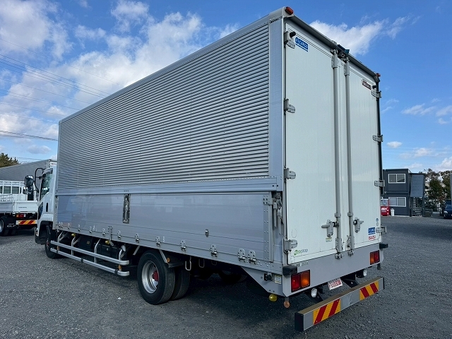 いすゞフォワードアルミウイング中型（4t）[写真04]