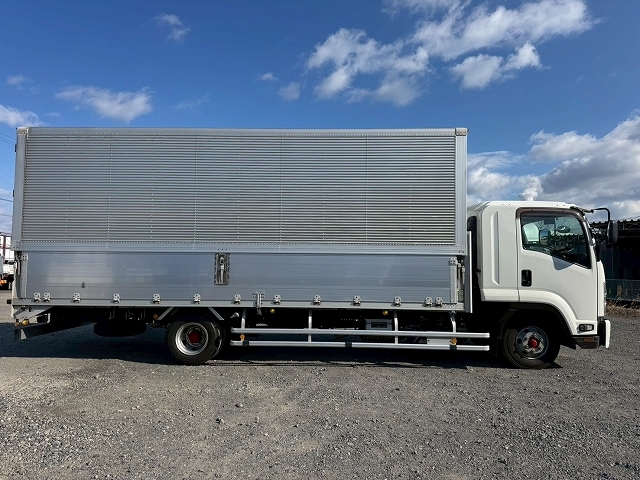 いすゞフォワードアルミウイング中型（4t）[写真06]