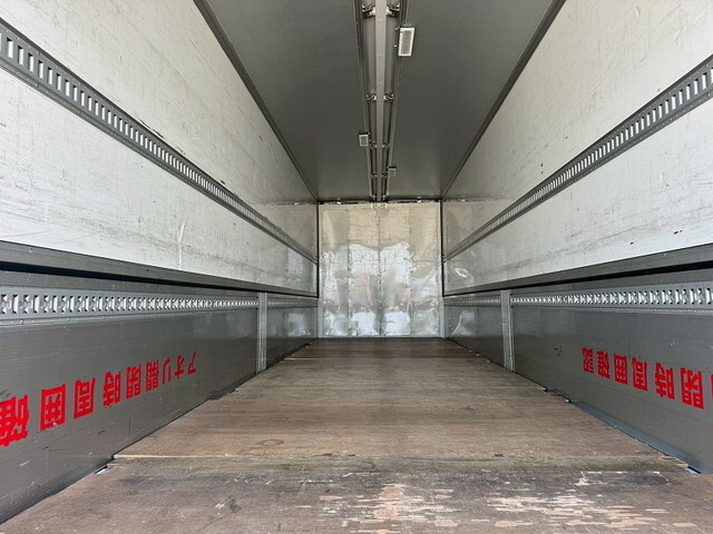 三菱ふそうスーパーグレートアルミウイング大型（10t）[写真11]