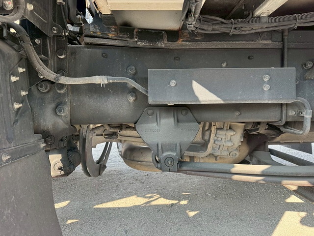 三菱ふそうスーパーグレートアルミウイング大型（10t）[写真19]