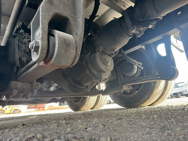 三菱ふそうスーパーグレートアルミウイング大型（10t）[写真23]