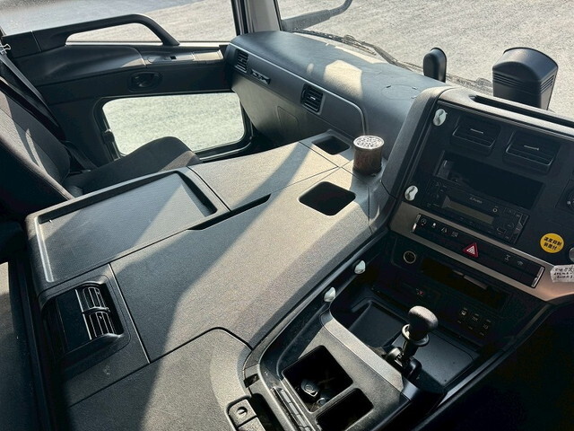 三菱ふそうスーパーグレートアルミウイング大型（10t）[写真27]