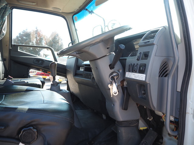 三菱ふそうファイタークレーン5段中型（4t）[写真33]